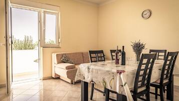 Apartment | 8 bedrooms