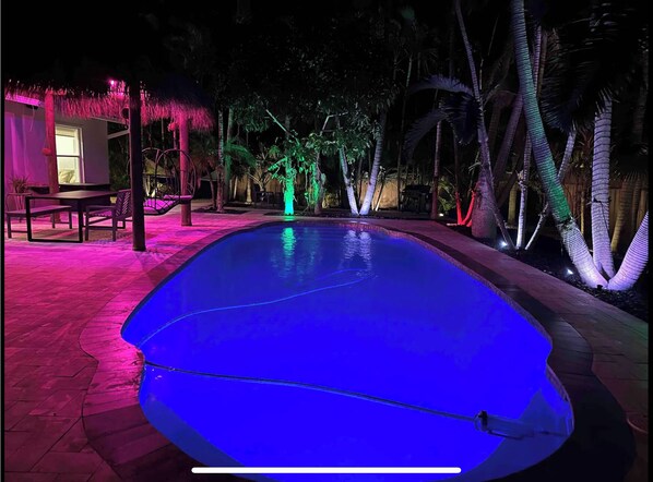 Pool - Tropical beach house, tiki, hammock, salt water pool home. Minutes from beach (Boynton Beach)