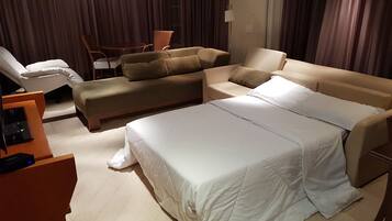 1 quarto, escrivaninha, ferros/tábuas de passar roupa, Wi-Fi de cortesia