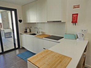 Frigorifero, microonde, forno, lavastoviglie