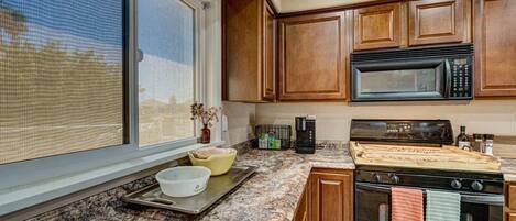 Four Ă micro-ondes, un four, surface de cuisson, lave-vaisselle