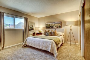 3 室のベッドルーム、WiFi、ベッドシーツ