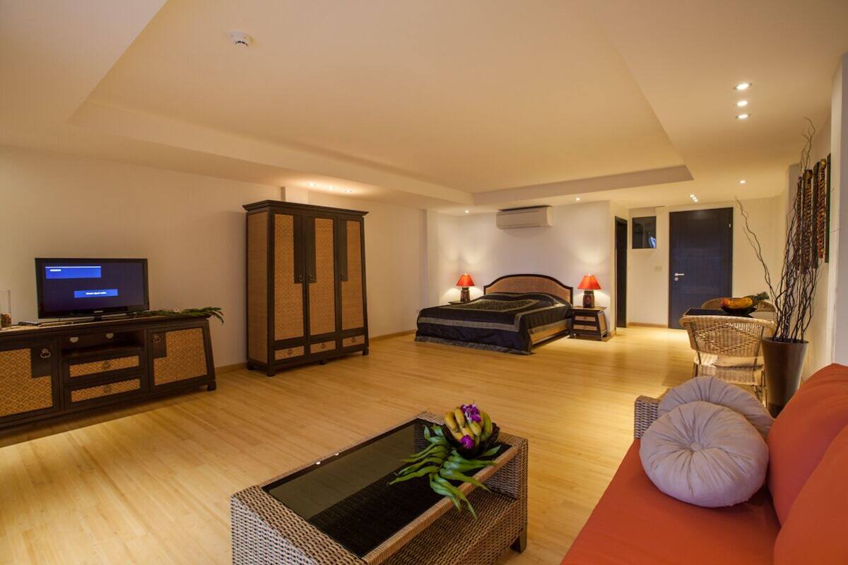 Quarto casal superluxo | Frigobar, cofres nos quartos, cortinas blackout, Wi-Fi de cortesia