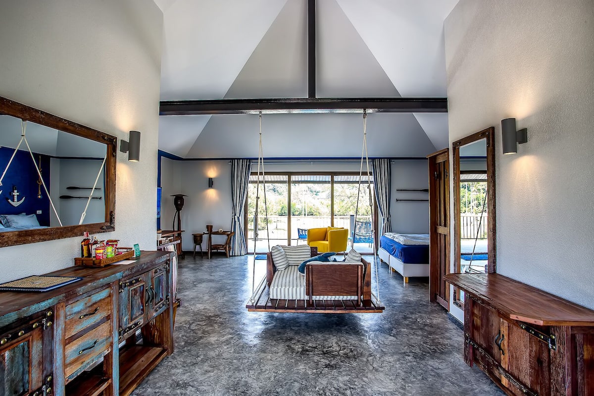 Quarto casal superluxo | Frigobar, cofres nos quartos, cortinas blackout, Wi-Fi de cortesia