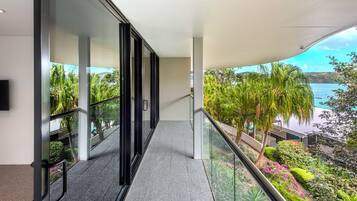 Luxury Villa | Balcony