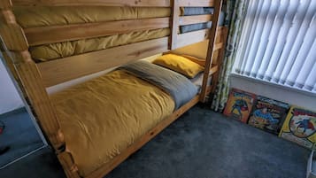 2 makuuhuonetta, silitysrauta/-lauta, Wi-Fi, vuodevaatteet