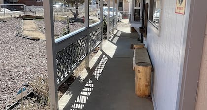 New Cozy Home w/ Mountain View