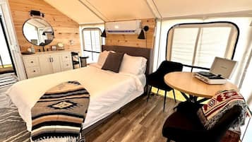 1 habitación, escritorio, wifi y ropa de cama