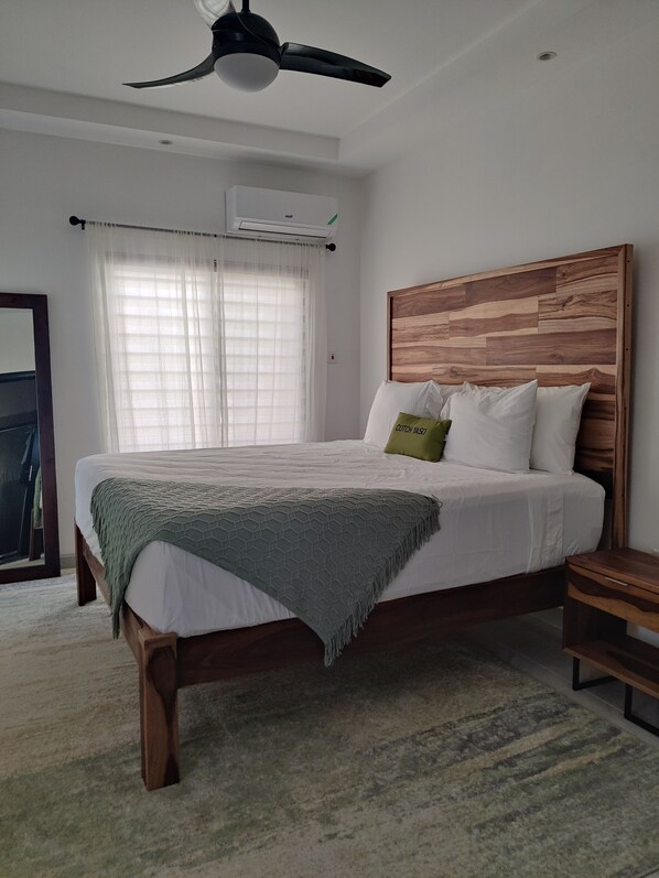 2 bedrooms, iron/ironing board, WiFi, bed sheets - Luxury Caribbean getaway in Ocho Rios, Jamaica, minutes from Dunn's River Falls (Ocho Rios)