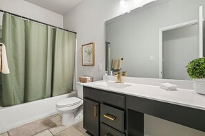 Håndklæder, Sæbe, Shampoo, Toiletpapir