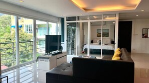 3 bedrooms, iron/ironing board, Internet, bed sheets