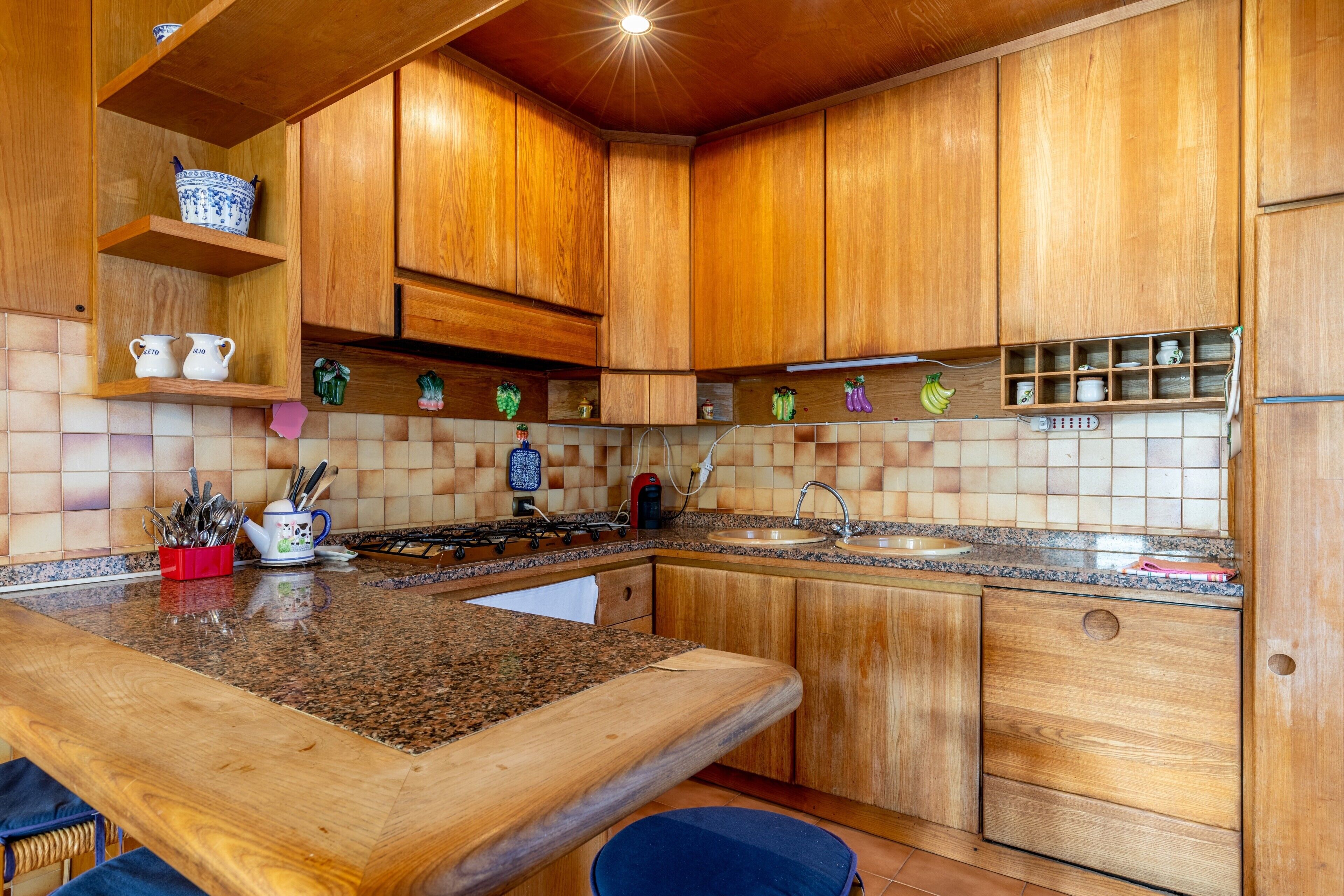 Réfrigérateur, four, plaque de cuisson, lave-vaisselle