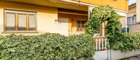 تفاصيل الفندق من الخارج