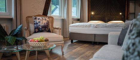 1 chambre, décoration personnalisée, ameublement personnalisé