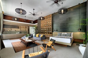 Studio Eksklusif | Seprai premium, busa memori, brankas, dan setrika/meja setrika