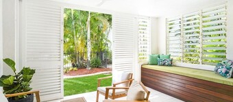 Focus on Spence - Stylish Poolside Retreat Minutes from Cairns CBD