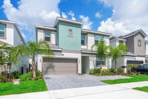 Exterior - Brand New Luxury 12BR/11.5BA Villa 15 Mins to Disney with Pool / Sleep 30 (Kissimmee)