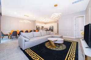 Smart TV - Brand New Luxury 12BR/11.5BA Villa 15 Mins to Disney with Pool / Sleep 30 (Kissimmee)