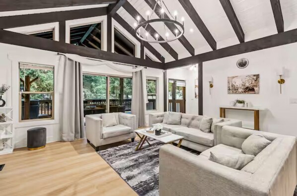 Smart TV, fireplace, video games, ping pong