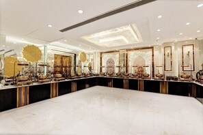 Restaurant - Hotel the Rasa vasundhara  (Ghaziabad)
