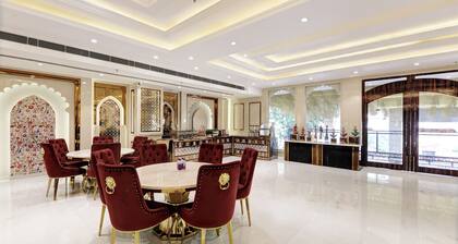 Hotel the Rasa vasundhara