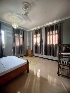 3 bedrooms, iron/ironing board, WiFi, bed sheets - Cozy bungalow near kendwa beach (Kendwa)