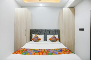 Deluxe Room - Hotel The Rasa Kanti Nagar  (New Delhi)