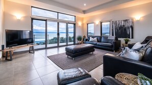 Unclassified image, 5 of 54, button - Oceaan 101 - Freycinet Holiday Houses (Coles Bay)