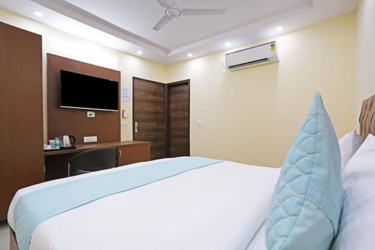 Deluxe Room | 1 bedroom, free WiFi