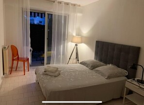 2 habitaciones, tabla de planchar con plancha y wifi gratis