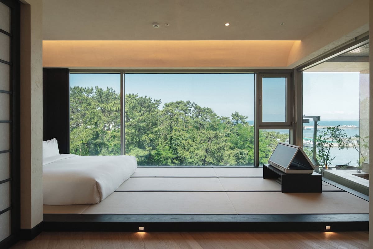 Hill Side-ocean Family + Outdoor Hinoki Tub | 1 bedroom, hypo-allergenic bedding, in-room safe, laptop workspace