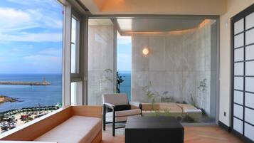 Deluxe Ocean + Outdoor Hinoki Tub | Hypo-allergenic bedding, in-room safe, laptop workspace, free WiFi