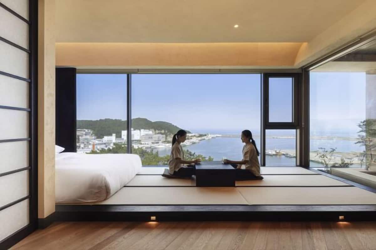 1 bedroom, hypo-allergenic bedding, in-room safe, laptop workspace