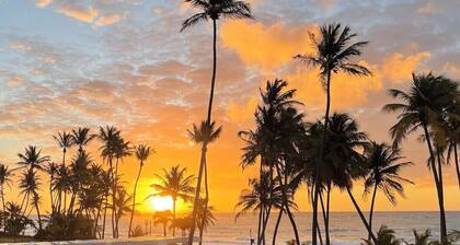 20 yards from the beach • Private rooftop villa in exclusive neighborhood