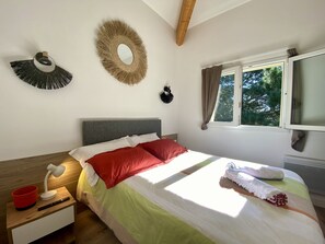 1 quarto, Wi-Fi de cortesia, roupa de cama