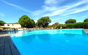 屋外プール、温水プール
