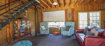 Earth n Timber
Sleeps 4 1 bathroom