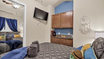 2 habitaciones, escritorio, tabla de planchar con plancha y wifi gratis