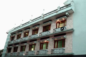 Front of property - Hotel Apsara By Royal Collection Hotels (Dehradun)