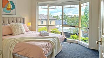 Family House | 2 bedrooms, premium bedding, down comforters, Select Comfort beds