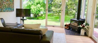 Lake Daylesford Villa 2~ lake frontage large villa
