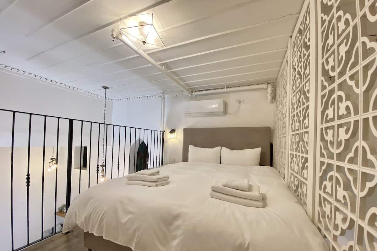 Individually decorated, individually furnished, desk, laptop workspace