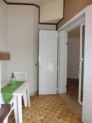 Apartament, 2 dormitoris, balcó, vistes al jardí | Interior