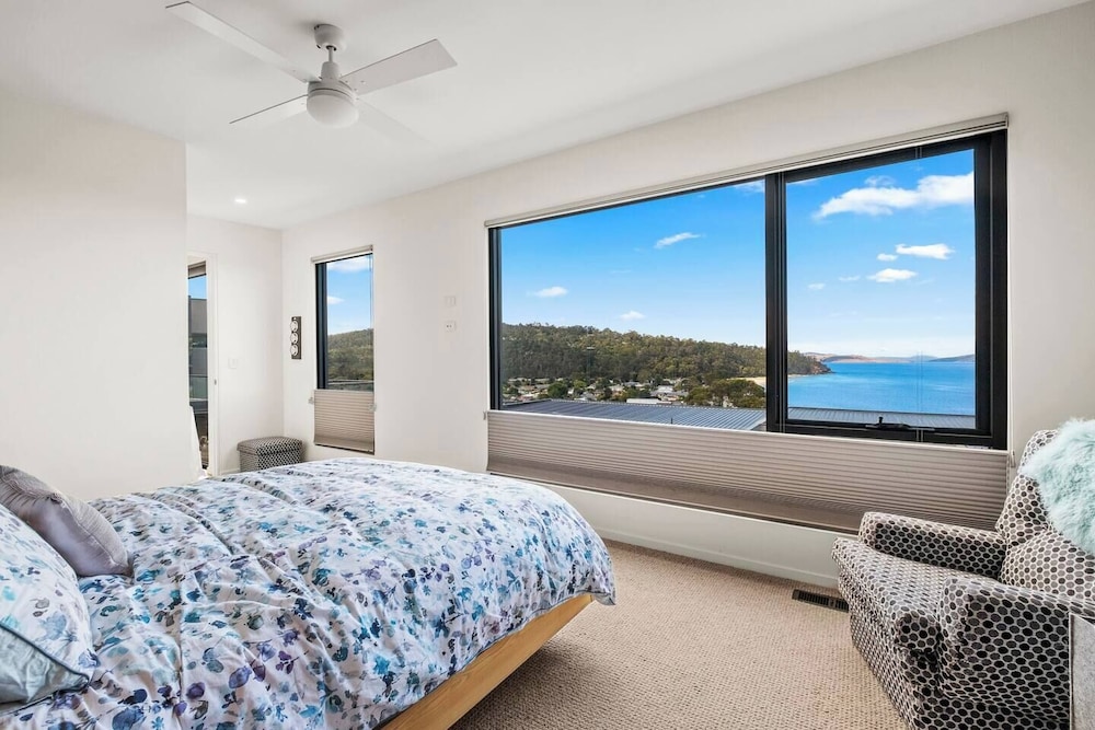 Photo inspiration: Picture Idea: Beachside Luxury Villa Expansive Panoramic Vistas Hobart