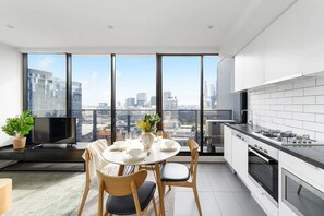 Fridge, microwave, oven, stovetop