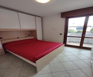 Apartment, 1 Schlafzimmer, Balkon, Gartenblick