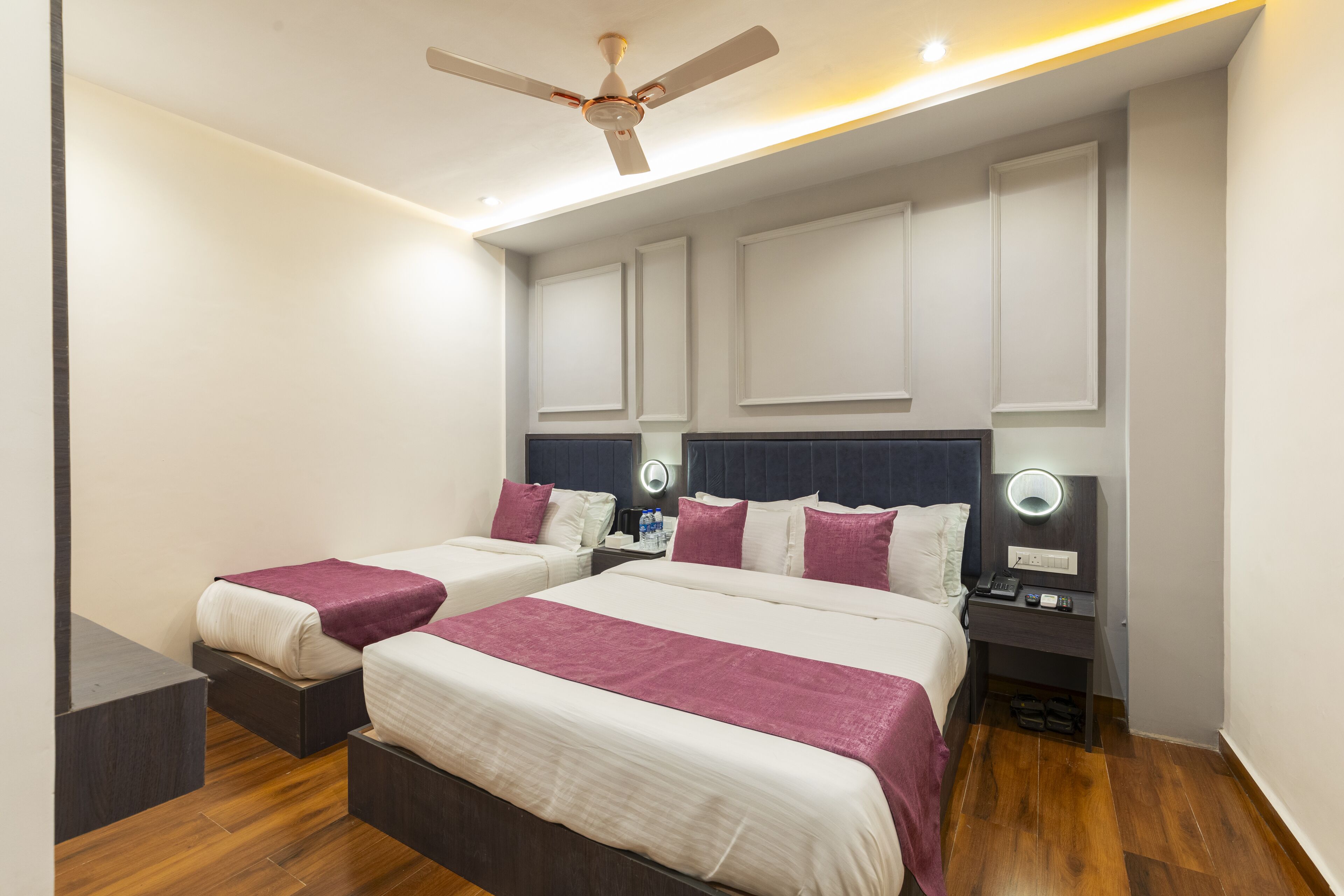 Foto - Hotel Classio Andheri - Near DN Nagar Metro Station