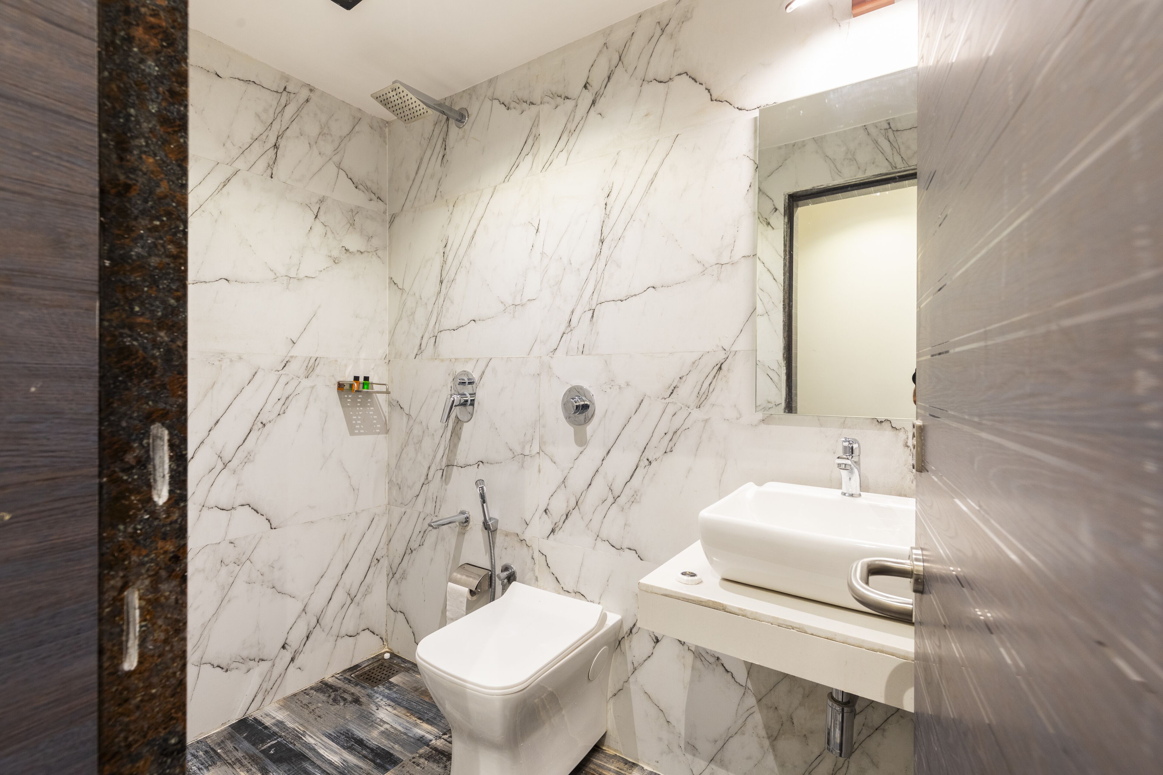 Foto - Hotel Classio Andheri - Near DN Nagar Metro Station