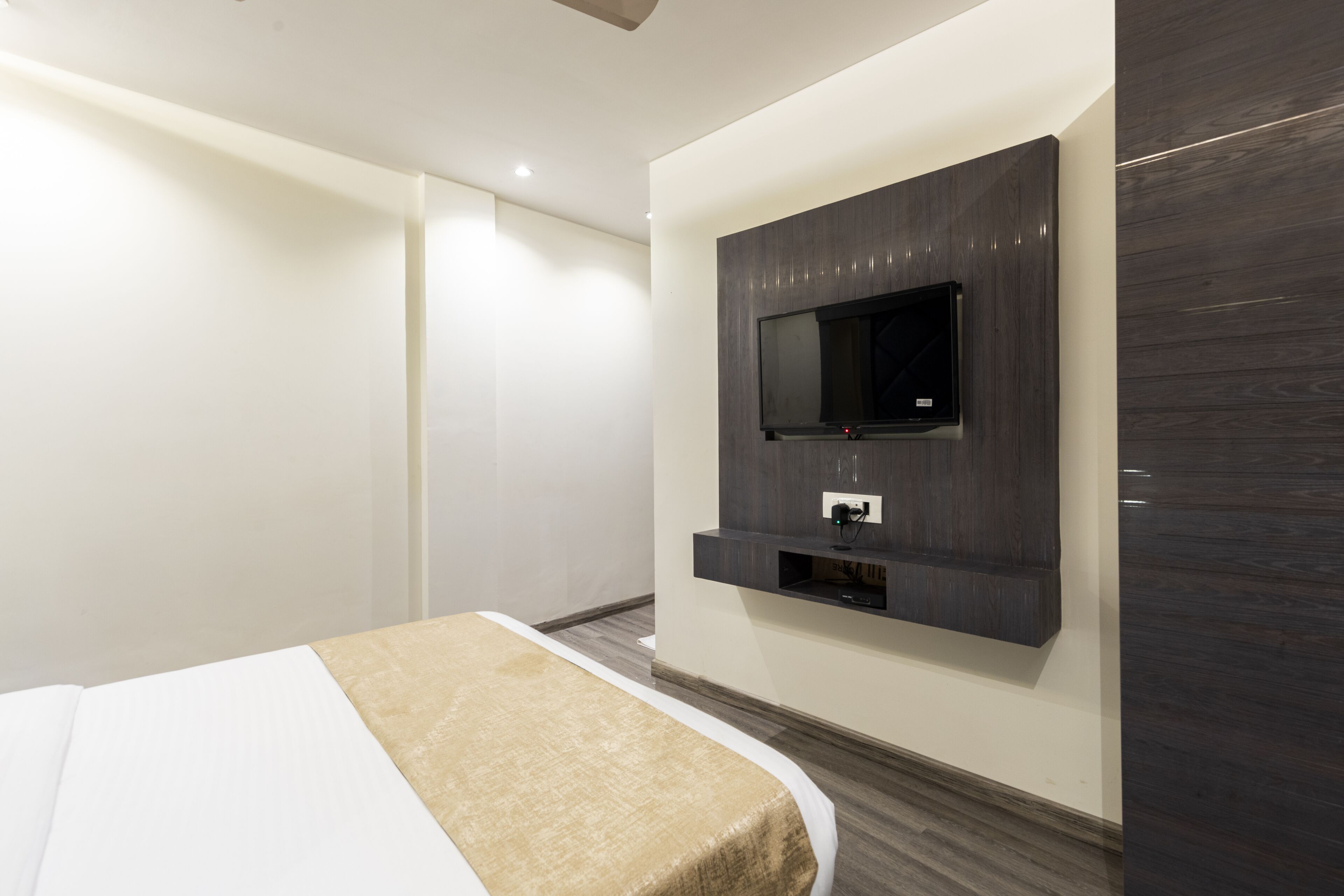 Foto - Hotel Classio Andheri - Near DN Nagar Metro Station