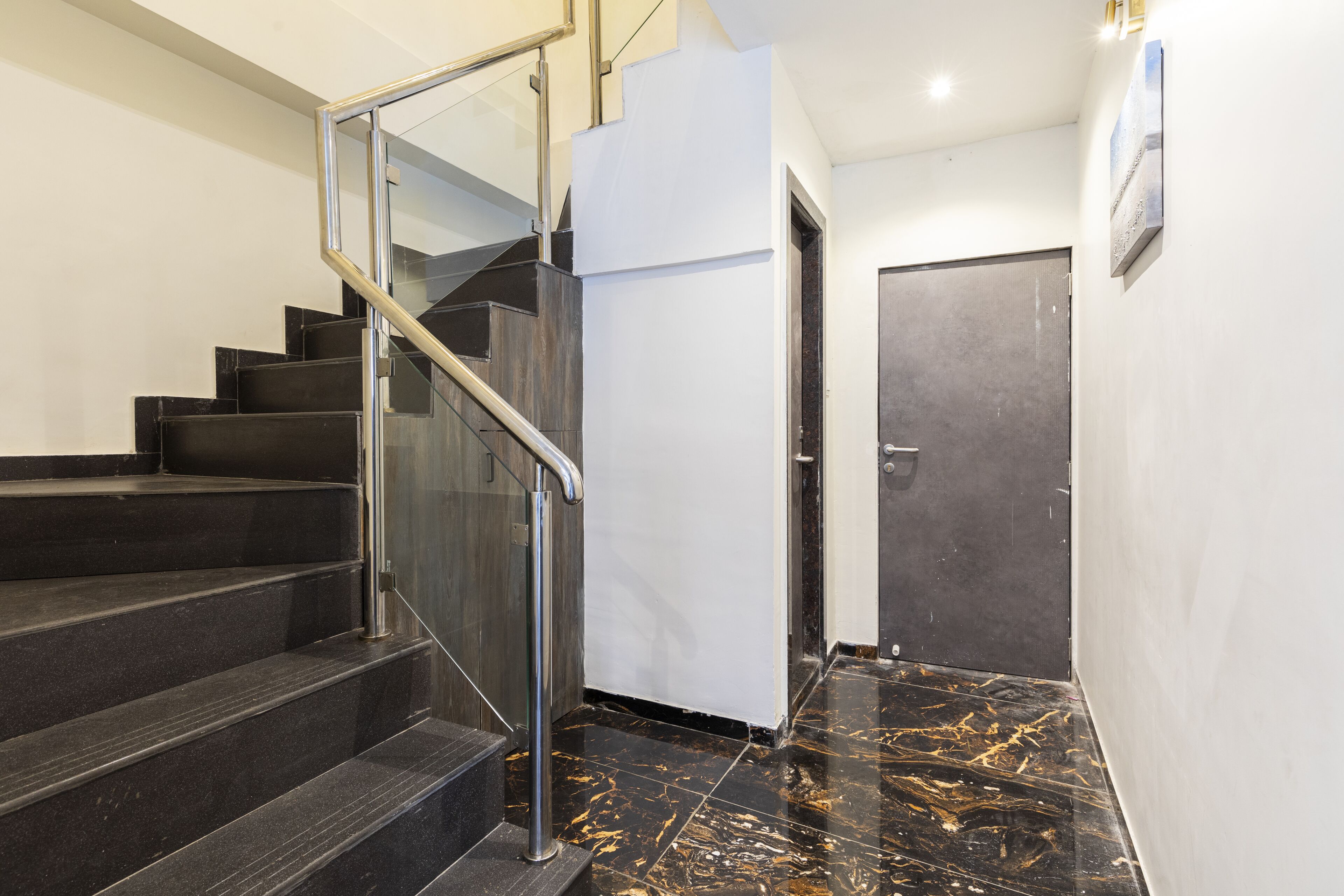 Foto - Hotel Classio Andheri - Near DN Nagar Metro Station